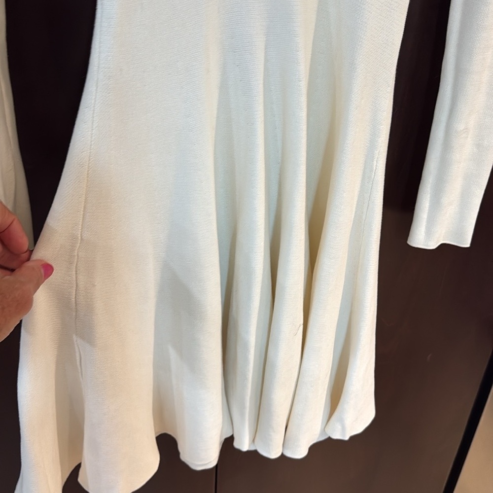 BCBGMaxazria  Women’s V neck long sleeve  flare dress cream Size XXS - Picture 4 of 12